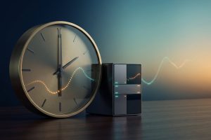ساعت عقربه‌ای در کنار نمودار انتزاعی ضرایب بازی انفجار و سرور دیجیتال